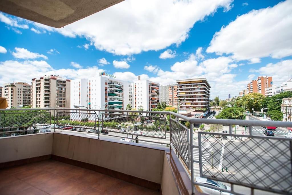 Amplio Piso En Nervion, Excelente Zona De La Ciudad. Apartment Seville Exterior photo